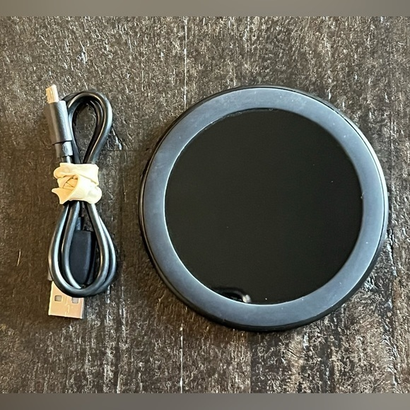 CLEARANCE 5w Wireless QI Charger‎ Black Apple Samsung other QI Devises Cable - Picture 1 of 4